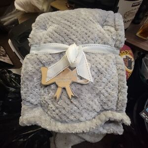 Luxury Velvet Throw Blanket in Gray